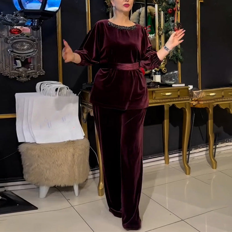 Ensemble 2 pièces : haut col rond orné de strass et pantalon à jambes larges