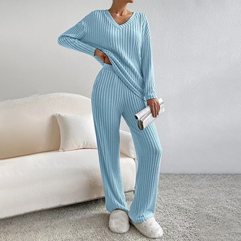 Ensemble en maille pour femme : haut à col V et pantalon droit