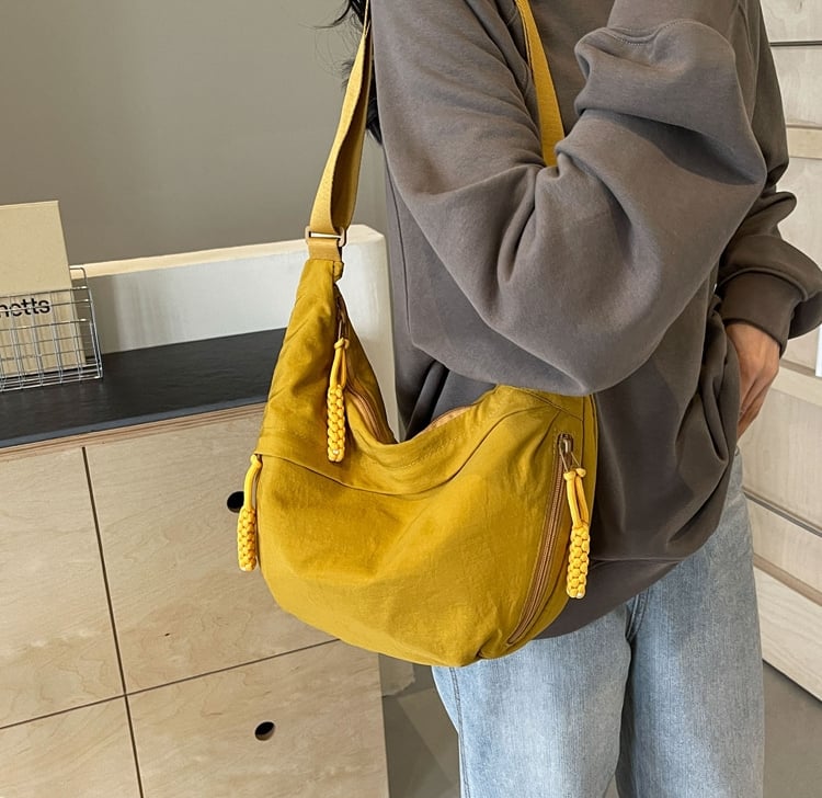 Sac bandoulière en nylon tendance 2025