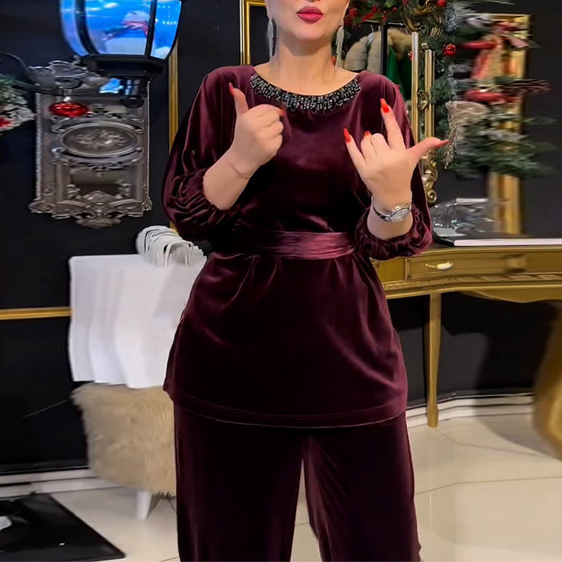 Ensemble 2 pièces : haut col rond orné de strass et pantalon à jambes larges