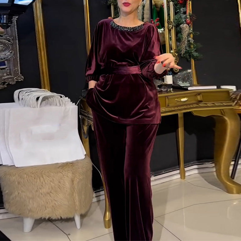 Ensemble 2 pièces : haut col rond orné de strass et pantalon à jambes larges