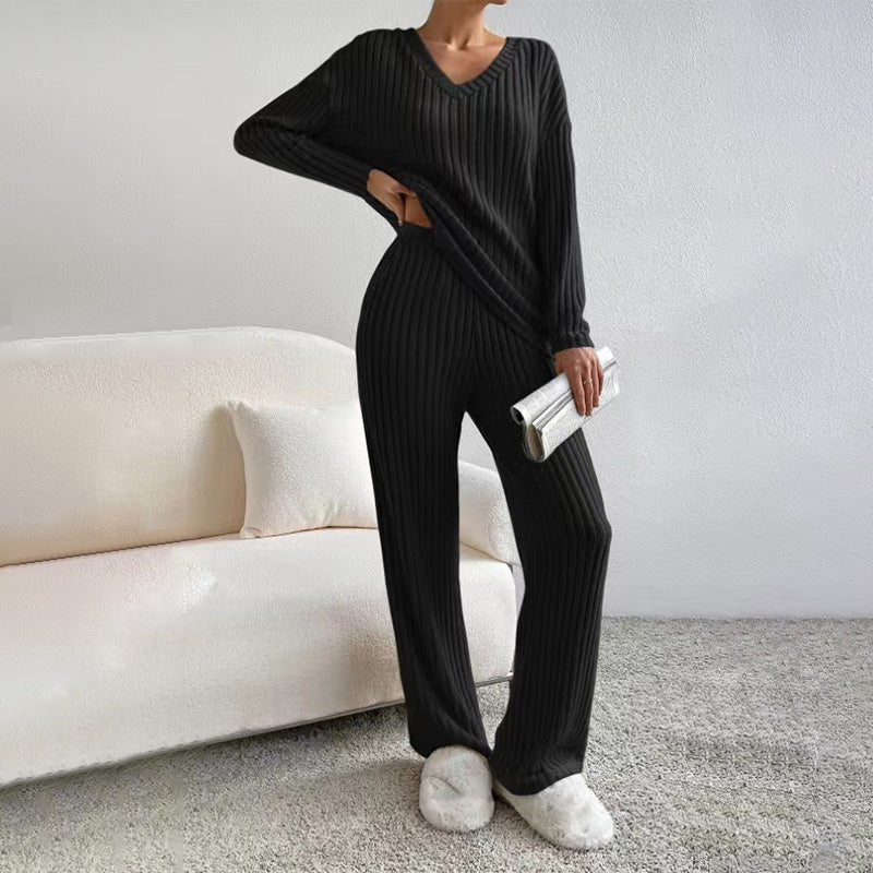 Ensemble en maille pour femme : haut à col V et pantalon droit